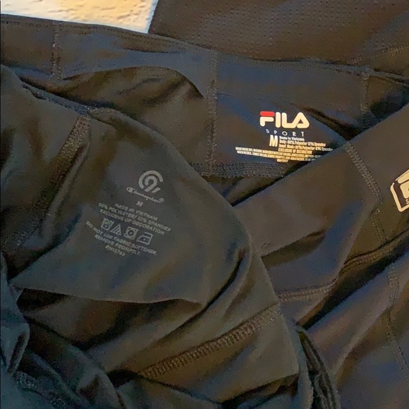 Bundle of 2 work out pants size M. - Picture 5 of 5